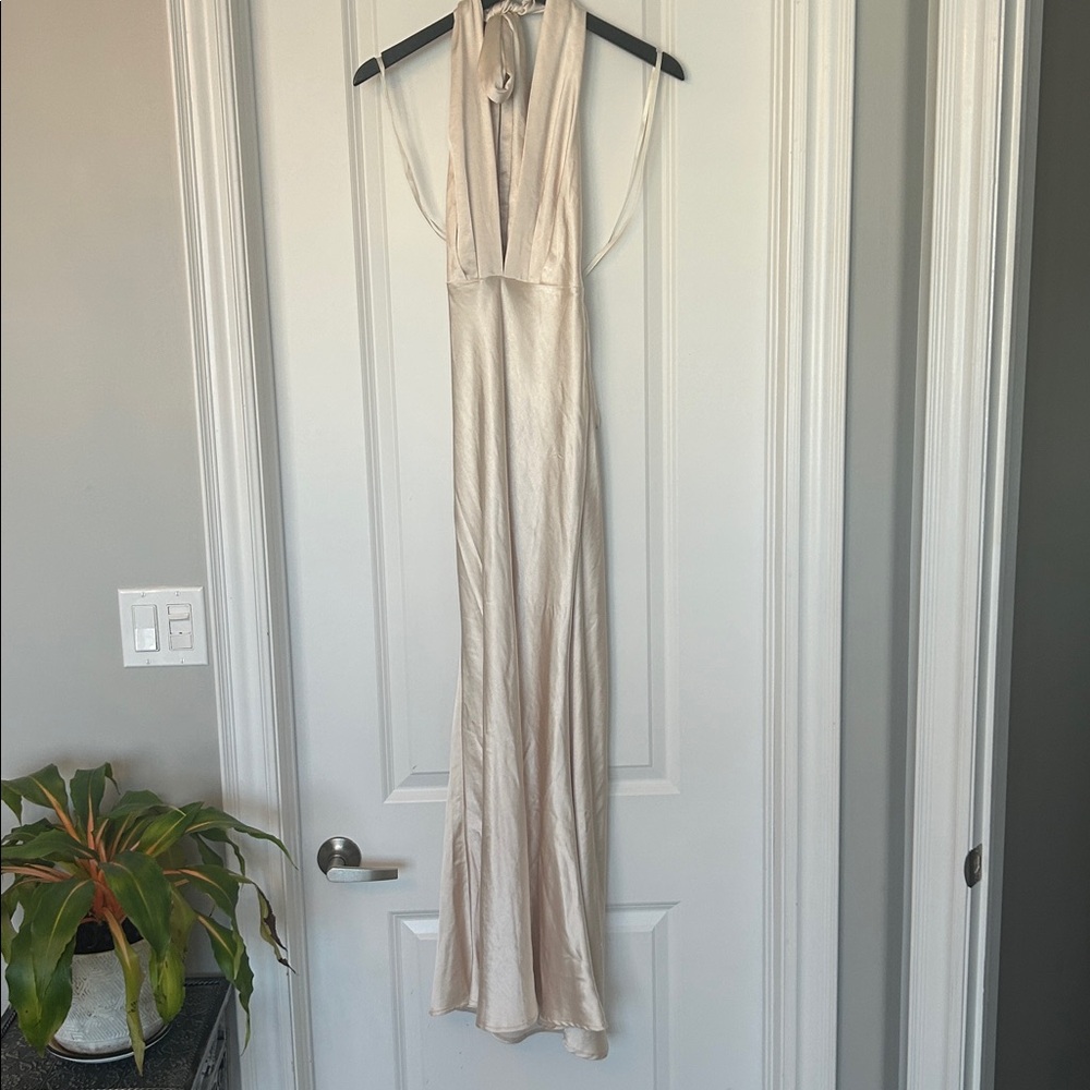 Elegant Backless Cream Dress silk - Picture 3 of 3